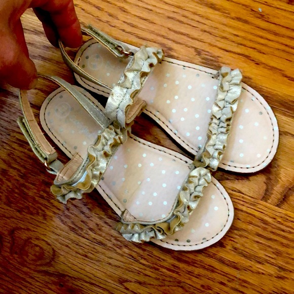 Shimmer gold ruched Cat and Jack sandal - Picture 2 of 4